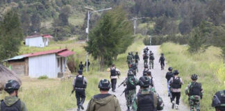 Dua Prajurit TNI Ditembak di Papua, 1 Meninggal