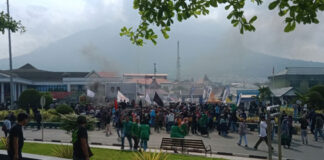 Lagi; Aksi Gugat Kebijakan Pempus Kembali Digelar Ratusan Mahasiswa se-Kota Ternate