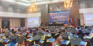 AIKOM Ternate Wisudakan 132 Mahasiswa