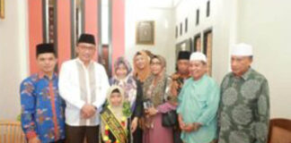 Walikota Ternate Bersama Istri sambut Izzah Qurrataain Mubarak