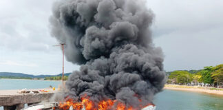Speeadboat Cagub Benny Laos Terbakar di Pelabuhan Bobong, Taliabu
