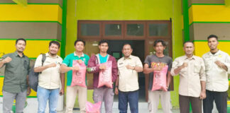 Dukung Program Ketahanan Pangan, Distan Halteng Berikan Bantuan Benih Padi Varietas Inpari 32 Kepada Petani Weda Selatan