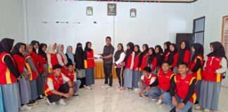 PMR SMA Negeri 4 Tikep Serahkan Bantuan Donasi Korban Bencana Aceh dan Sumatra Pemerintah Kecamatan Oba