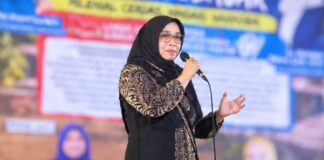 Bunda Literasi Rusni Sarbin Bangga Karya Pelajar Kampanye Hindari Narkoba