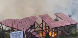 Kebakaran Lahap 10 Hektare Lahan di Taman Love Ternate, TNI-Polri dan Warga Bersinergi Padamkan Api